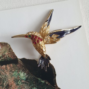 Sphinx hummingbird brooch with black enamelled wings