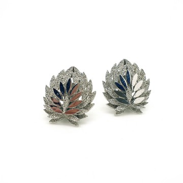 Sphinx - silvertone leaf earrings - Bliinkt