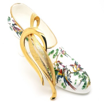 Sphinx - classic, elegant goldtone brooch - Bliinkt