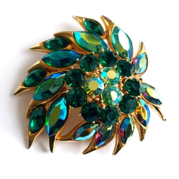 Sphinx - emerald green and aurora borealis rhinestone brooch - Bliinkt