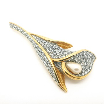 Swarovski Calla Lily brooch with clear Swarovski crystals and faux drop shaped pearl