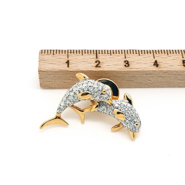 Swarovski - dolphins pin littered with Swarovski crystals - Bliinkt