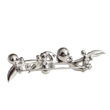 Swarovski - elegant silvertone branch shaped brooch with clear rhinestones, faux pearls and iceblue and skyblue rhinestones - Bliinkt