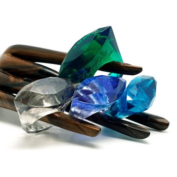 Ted Baker gefacetteerde kunststof ring 'You're a gem'