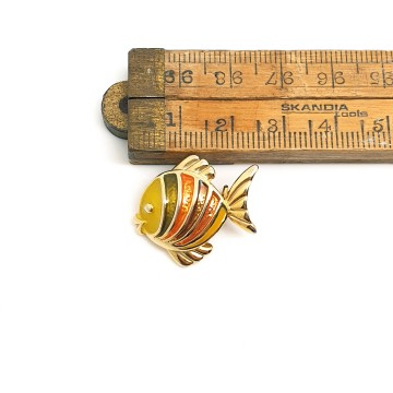 Tiny goldtone yellow gold orange enamelled fish brooch - Bliinkt