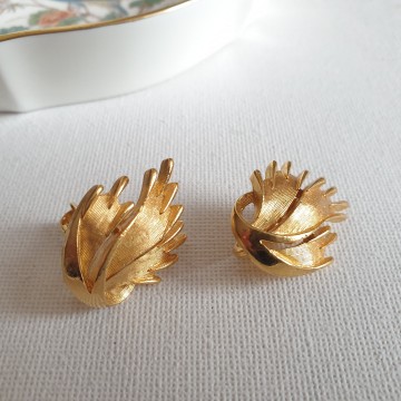 Crown Trifari goldtone leaf earrings