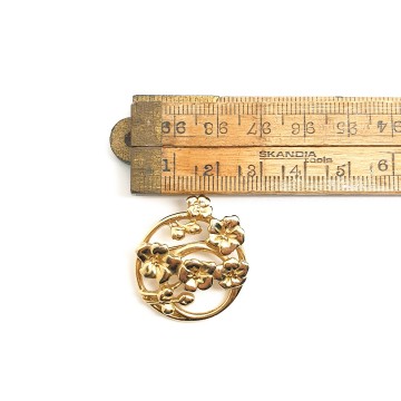 Trifari - tiny goldtone round flower brooch - Bliinkt