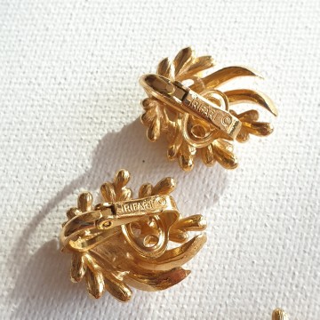 Trifari goldtone wheatsheaf brooch and earring set