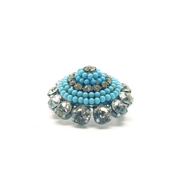 Domed brooch with turquoise beads and clear rhinestones - Bliinkt