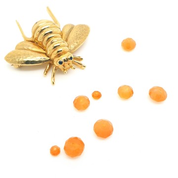 Goldtone bee brooch - Bliinkt