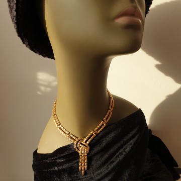 Vintage goldtone 50s/60s necklace with centerpiece knot