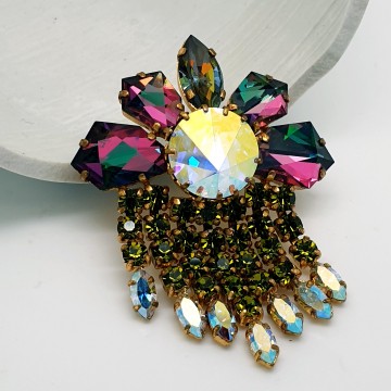 Vintage rhinestone dangle brooch with green and reflective purple, white ab rhinestones - Bliinkt