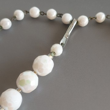 West Germany - short necklace with white aurora borealis glass beads - Bliinkt