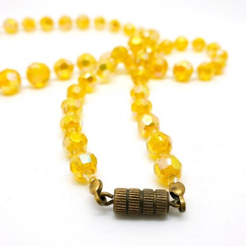 Ketting met gele facetgeslepen aurora borealis glaskralen