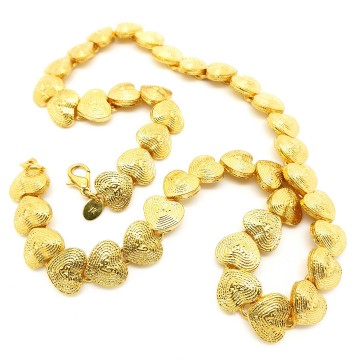 Yves rocher goldtone heart necklace signed