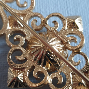 Yves saint laurent - YSL - goldtone brooch with clear rhinestones - Bliinkt