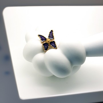 Yves Saint Laurent - purple enamelle