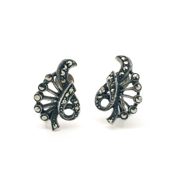 Silver screw back earrings with marcasite - Bliinkt